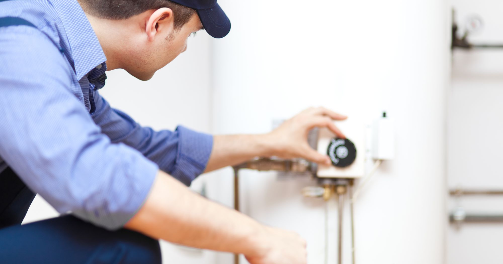 Hot water system plumber in Airport West